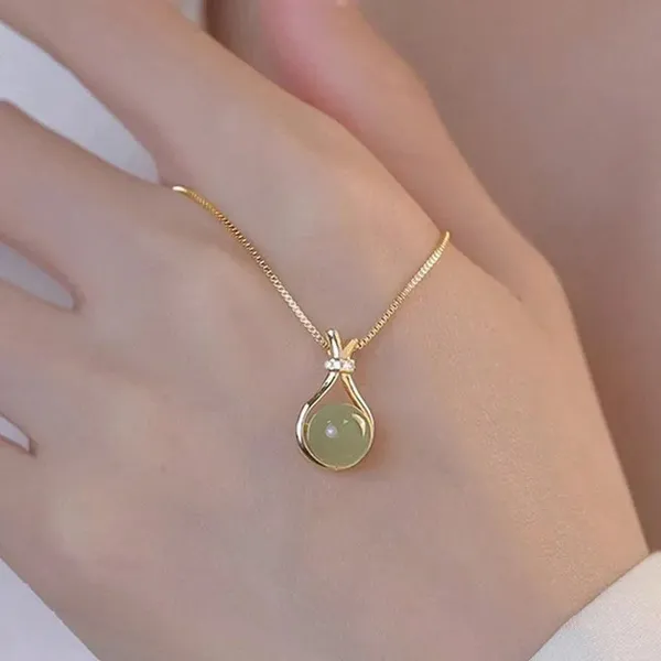 Gold_Pot_Pendants_For_Women